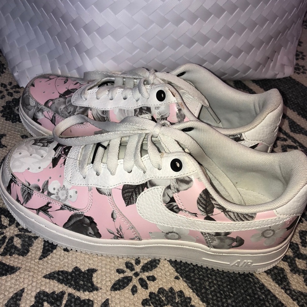 Limited Edition Nike Air Force 1 Pink With Roses